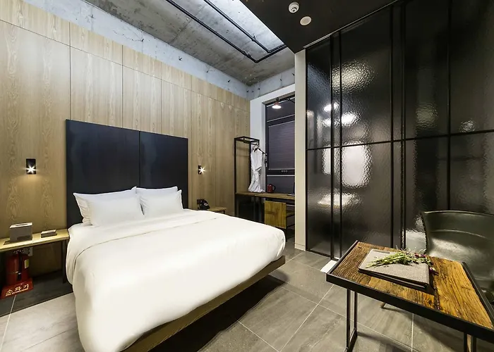 The Artist Dongdaemun Hotel 2*